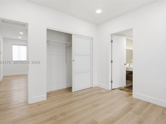 Продажа дома по адресу 1260 NE 155th St - фото 9454451