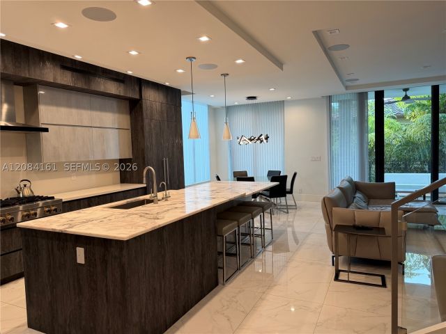 Продажа дома по адресу 106 NE 16th Ter - фото 9478865