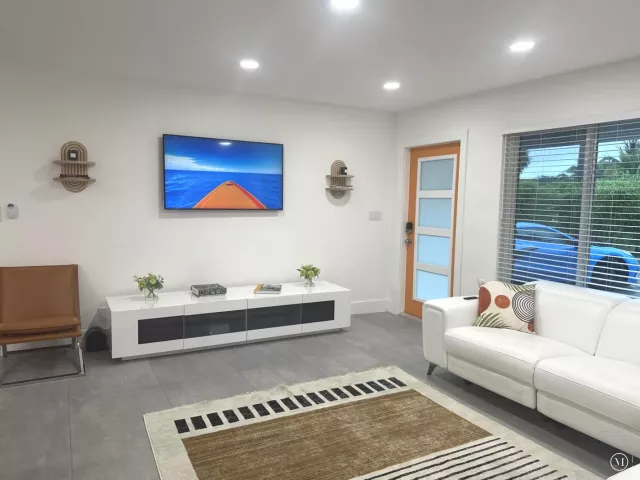 Продажа дома по адресу 317 NW 26TH Court - фото 9479041