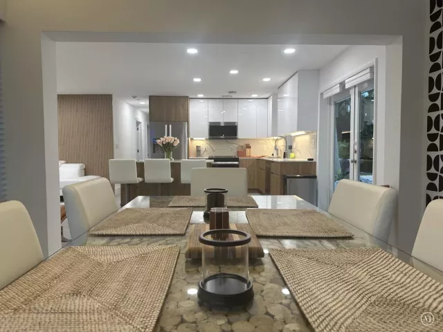 Продажа дома по адресу 317 NW 26TH Court - фото 9479042