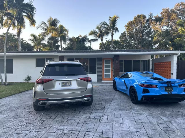 Продажа дома по адресу 317 NW 26TH Court - фото 9479043