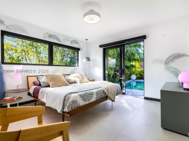 Продажа дома по адресу 8818 Carlyle Ave - фото 9461673