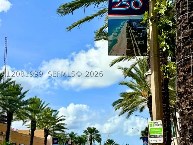 Продажа дома по адресу 8818 Carlyle Ave - фото 9461698