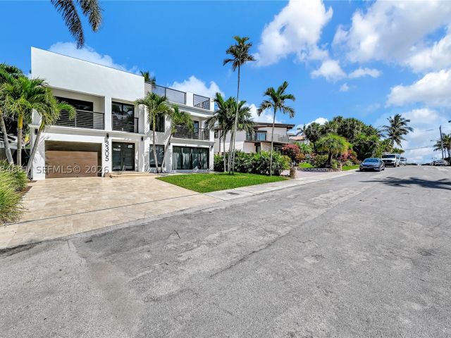 Продажа дома по адресу 3305 NE 15th St - фото 9462607