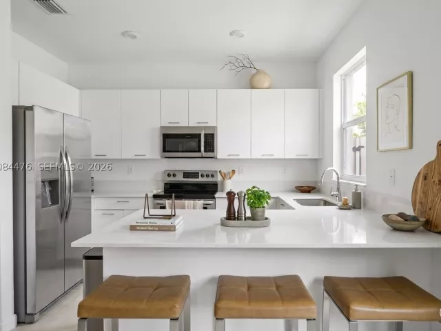 Продажа дома по адресу 12117 NW 23rd Ct - фото 9483258