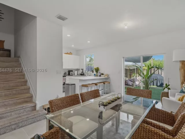 Продажа дома по адресу 12117 NW 23rd Ct - фото 9483262