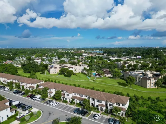 Продажа дома по адресу 12117 NW 23rd Ct - фото 9483273