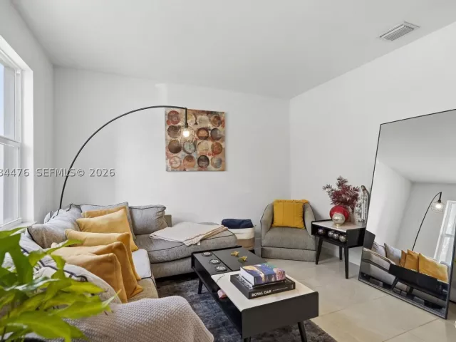 Продажа дома по адресу 12117 NW 23rd Ct - фото 9483254