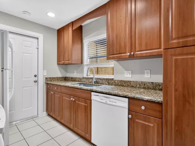 Продажа дома по адресу 1058 Fernlea Drive - фото 9475975