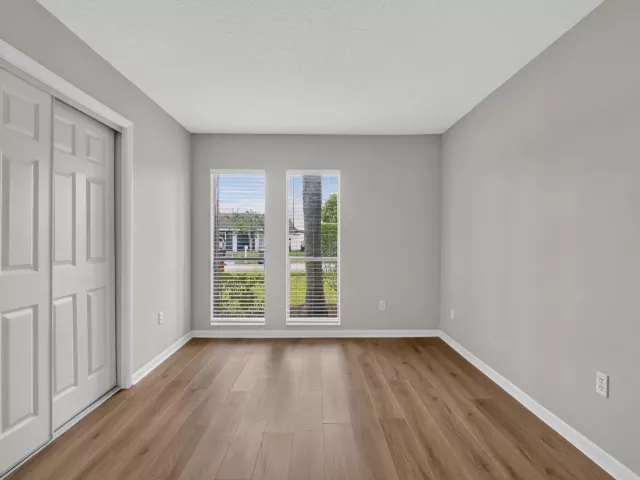 Продажа дома по адресу 1058 Fernlea Drive - фото 9475978