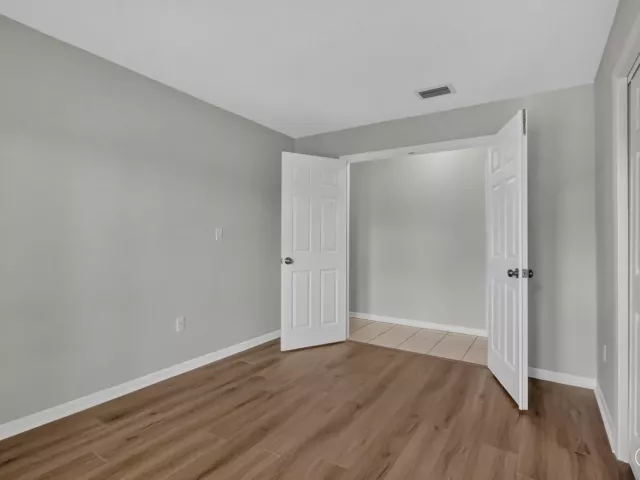 Продажа дома по адресу 1058 Fernlea Drive - фото 9475982
