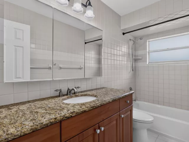 Продажа дома по адресу 1058 Fernlea Drive - фото 9475992