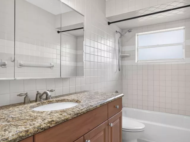 Продажа дома по адресу 1058 Fernlea Drive - фото 9475993