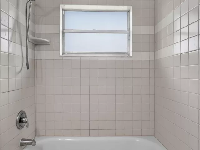 Продажа дома по адресу 1058 Fernlea Drive - фото 9475994