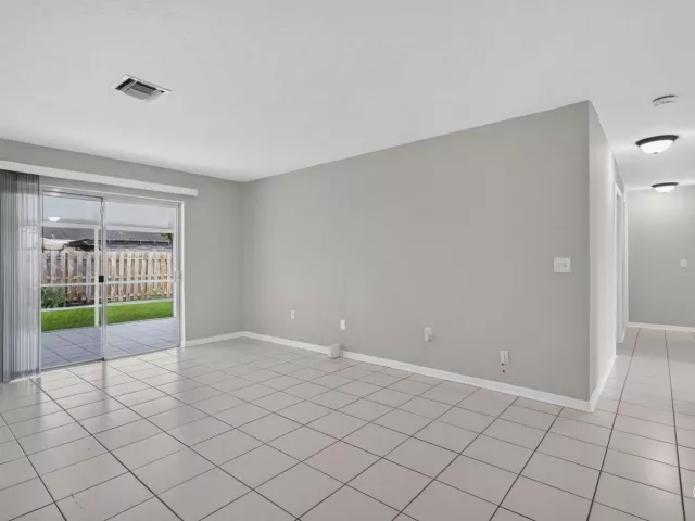 Продажа дома по адресу 1058 Fernlea Drive - фото 9475972