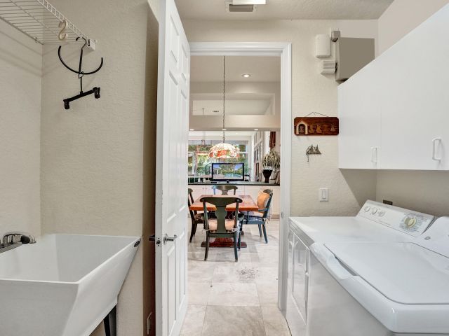 Продажа дома по адресу 16106 Villa Vizcaya Place - фото 9476569