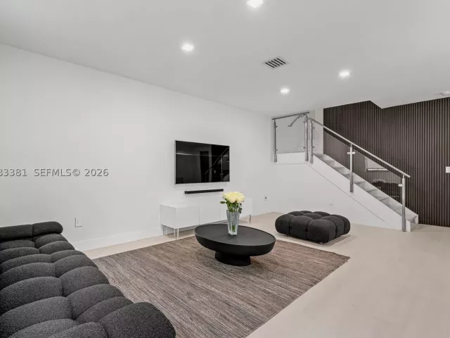Продажа дома по адресу 7923 NW 104th Ct - фото 9465825