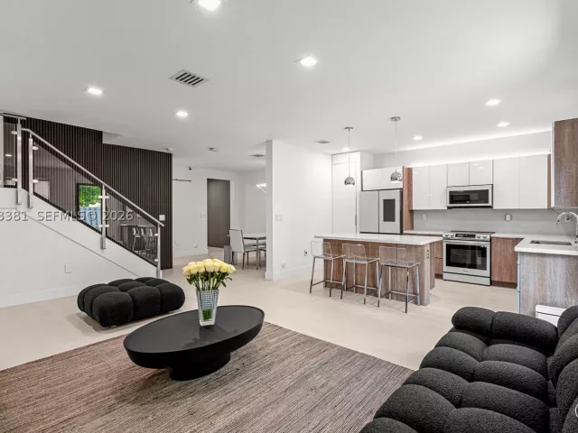 Продажа дома по адресу 7923 NW 104th Ct - фото 9465826