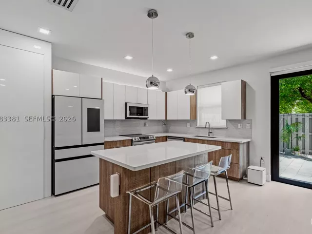 Продажа дома по адресу 7923 NW 104th Ct - фото 9465828
