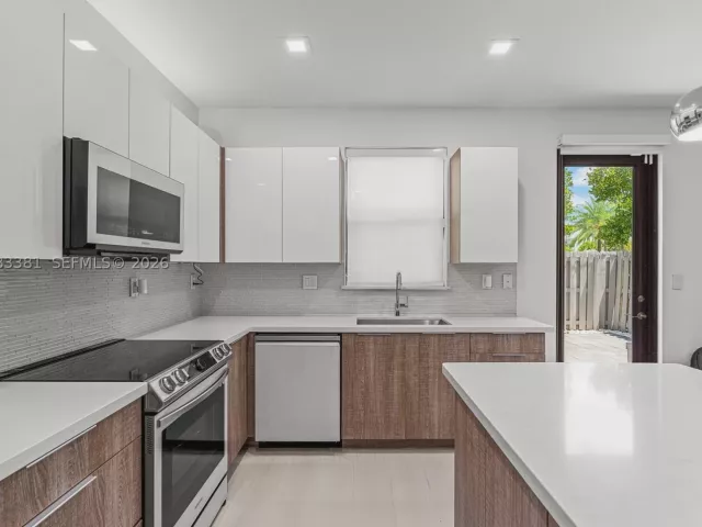 Продажа дома по адресу 7923 NW 104th Ct - фото 9465829