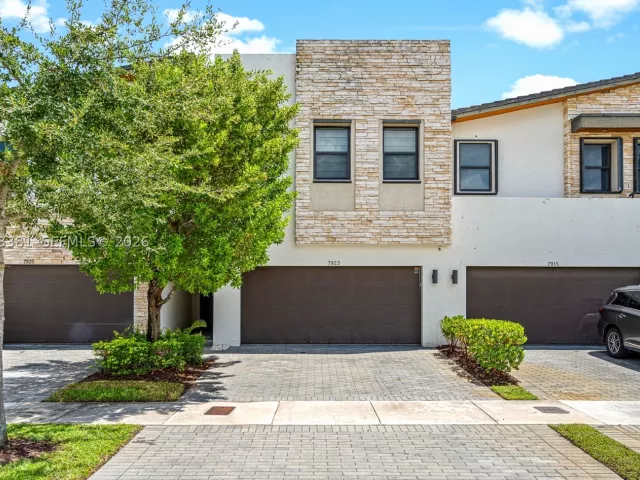 Продажа дома по адресу 7923 NW 104th Ct - фото 9465816