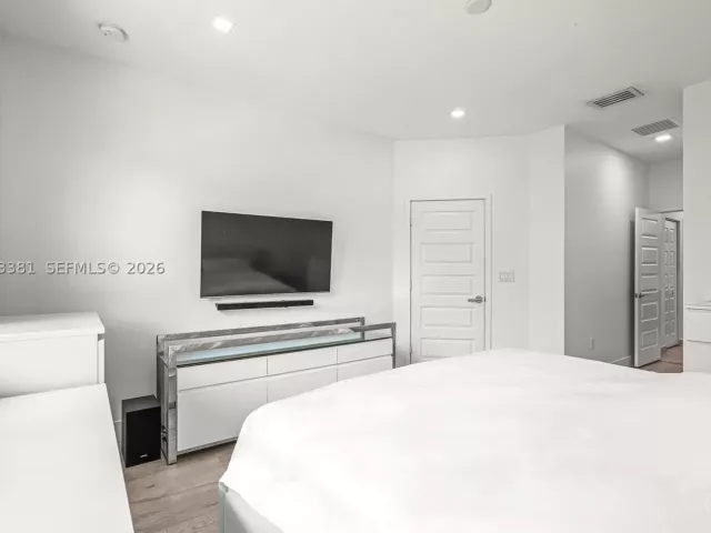 Продажа дома по адресу 7923 NW 104th Ct - фото 9465837