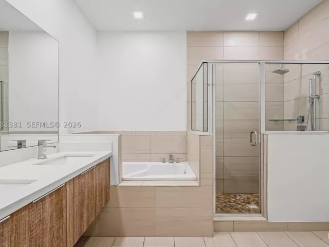 Продажа дома по адресу 7923 NW 104th Ct - фото 9465839