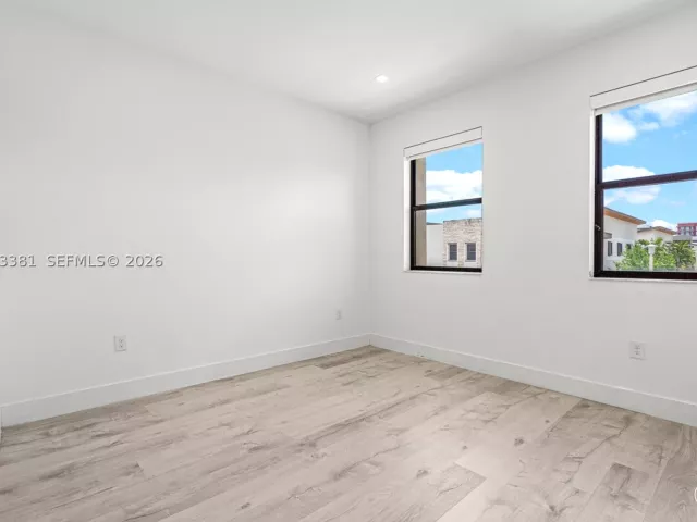 Продажа дома по адресу 7923 NW 104th Ct - фото 9465842