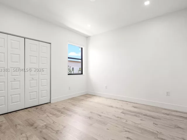Продажа дома по адресу 7923 NW 104th Ct - фото 9465845