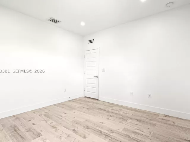 Продажа дома по адресу 7923 NW 104th Ct - фото 9465846