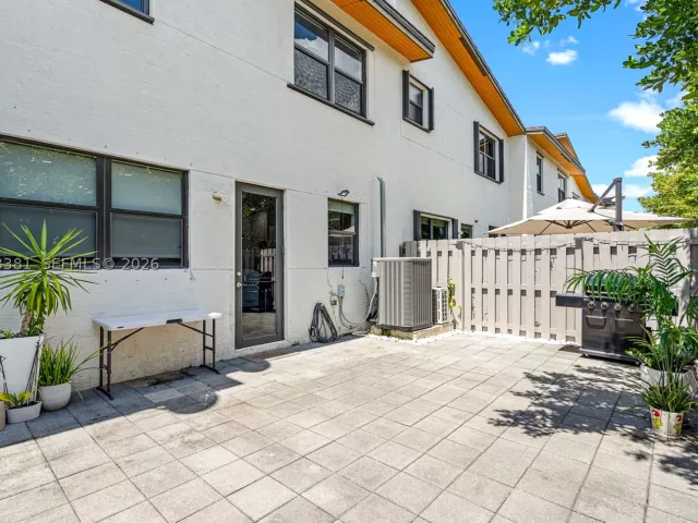 Продажа дома по адресу 7923 NW 104th Ct - фото 9465851