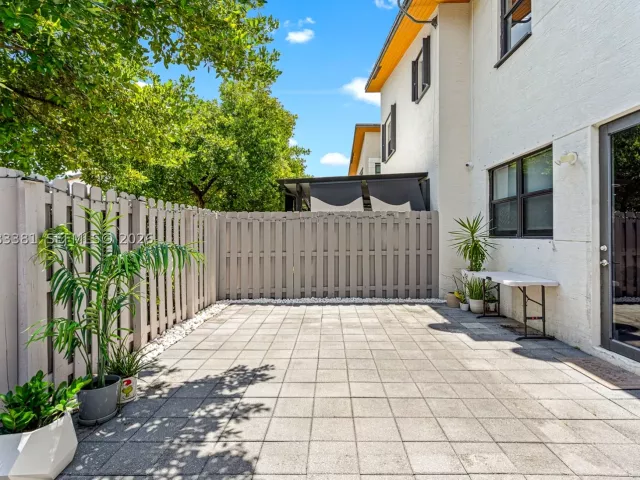 Продажа дома по адресу 7923 NW 104th Ct - фото 9465852