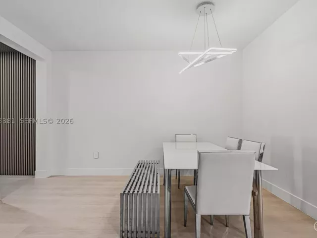 Продажа дома по адресу 7923 NW 104th Ct - фото 9465821