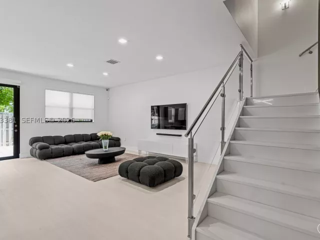 Продажа дома по адресу 7923 NW 104th Ct - фото 9465822