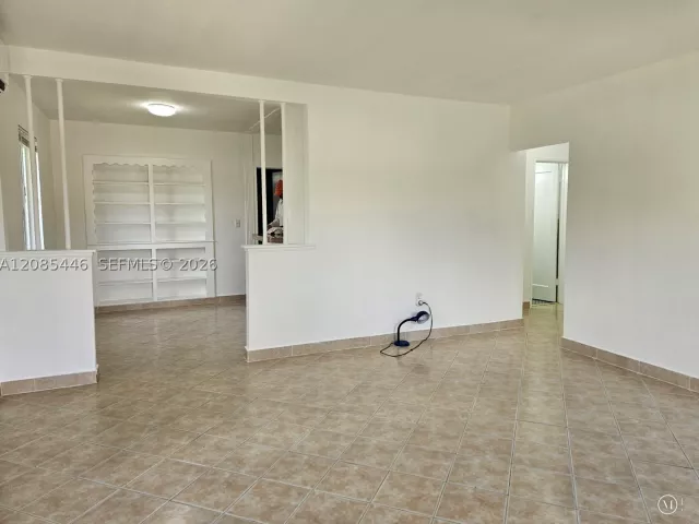 Продажа дома по адресу 145 SW 60th Ct - фото 9484182