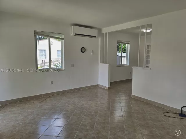 Продажа дома по адресу 145 SW 60th Ct - фото 9484183