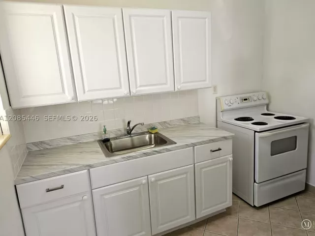 Продажа дома по адресу 145 SW 60th Ct - фото 9484189