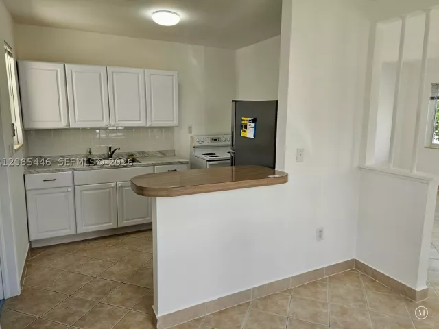 Продажа дома по адресу 145 SW 60th Ct - фото 9484191