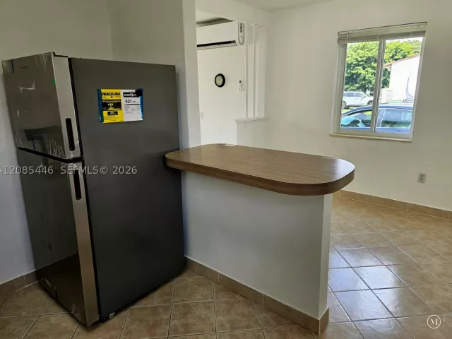 Продажа дома по адресу 145 SW 60th Ct - фото 9484193