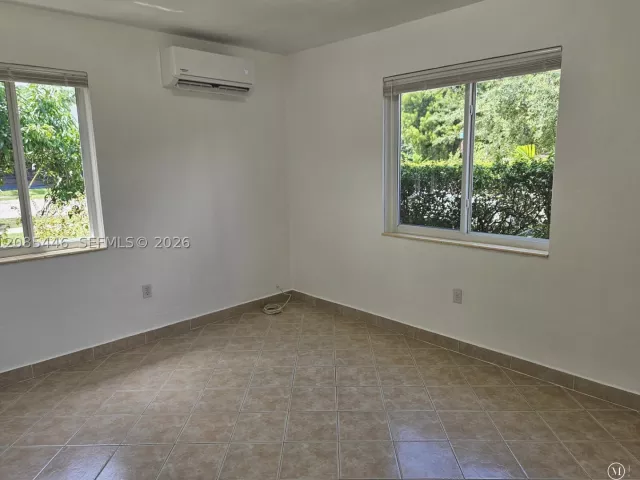 Продажа дома по адресу 145 SW 60th Ct - фото 9484194