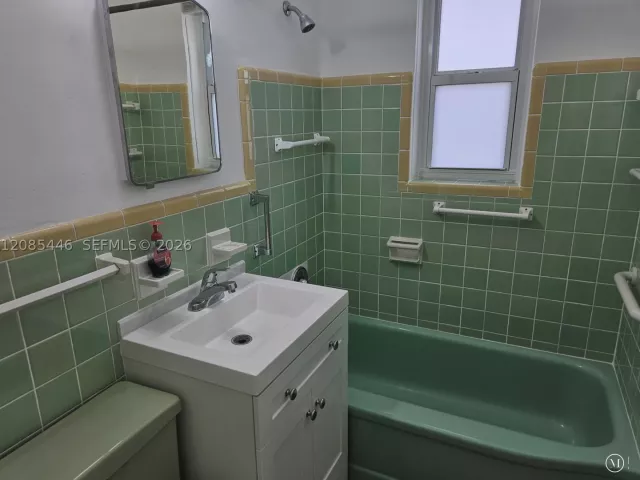 Продажа дома по адресу 145 SW 60th Ct - фото 9484200