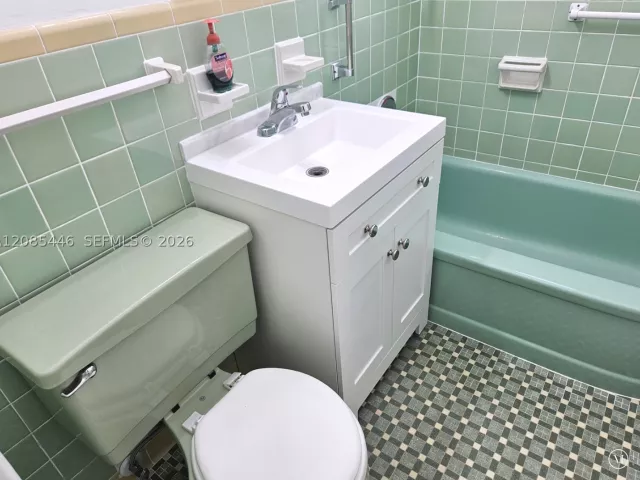 Продажа дома по адресу 145 SW 60th Ct - фото 9484201