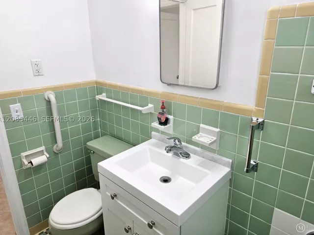 Продажа дома по адресу 145 SW 60th Ct - фото 9484203