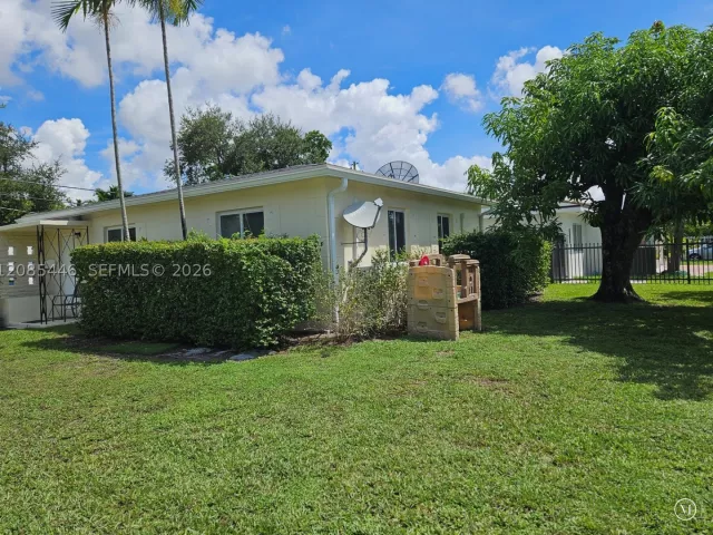 Продажа дома по адресу 145 SW 60th Ct - фото 9484176