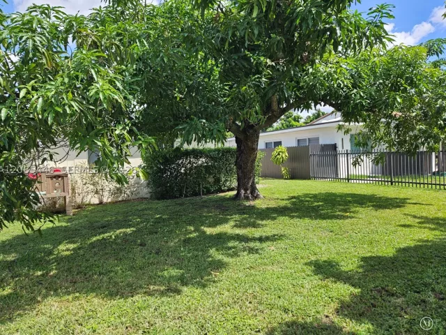 Продажа дома по адресу 145 SW 60th Ct - фото 9484177