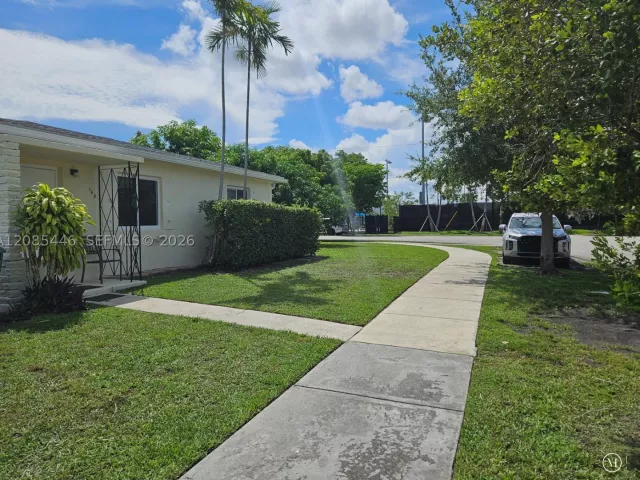 Продажа дома по адресу 145 SW 60th Ct - фото 9484180
