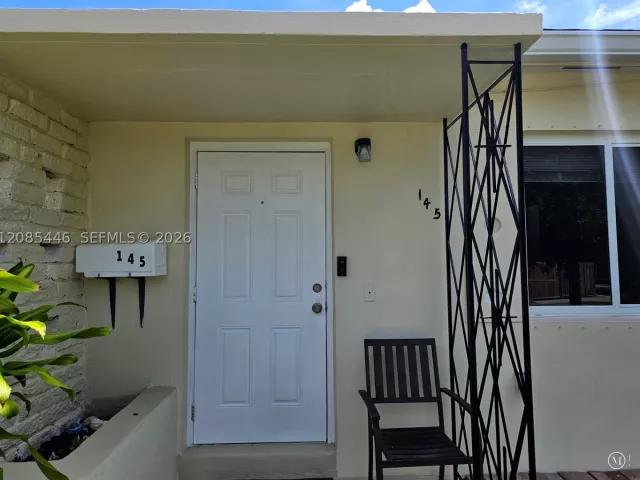 Продажа дома по адресу 145 SW 60th Ct - фото 9484181