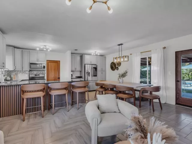 Продажа дома по адресу 535 N Biscayne River Dr - фото 9478311
