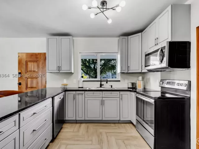 Продажа дома по адресу 535 N Biscayne River Dr - фото 9478314