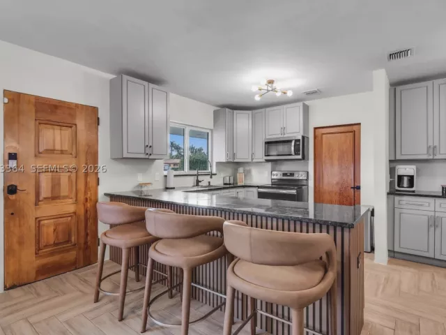Продажа дома по адресу 535 N Biscayne River Dr - фото 9478315